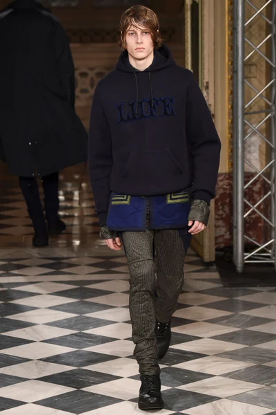 Look 35